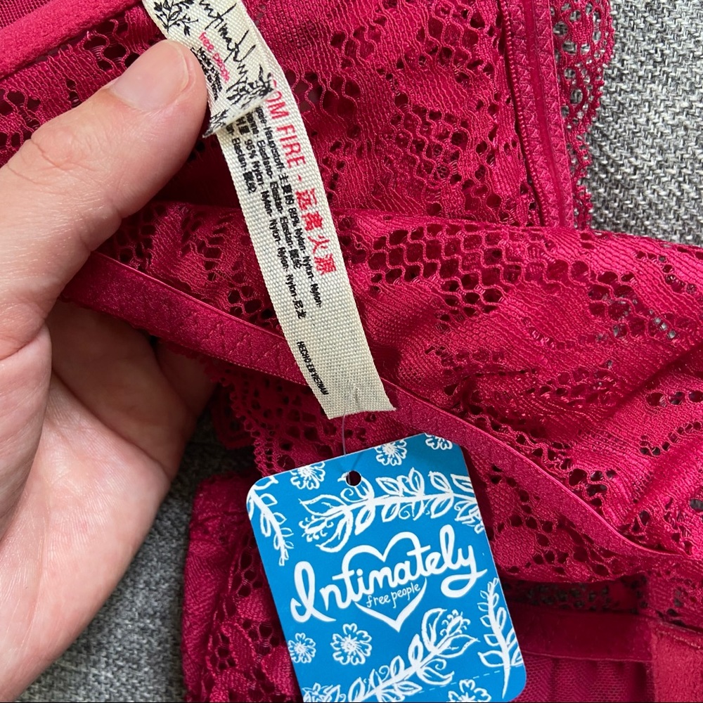 Free People Lacey Looks Bandeau in burgundy - Picture 9 of 10
